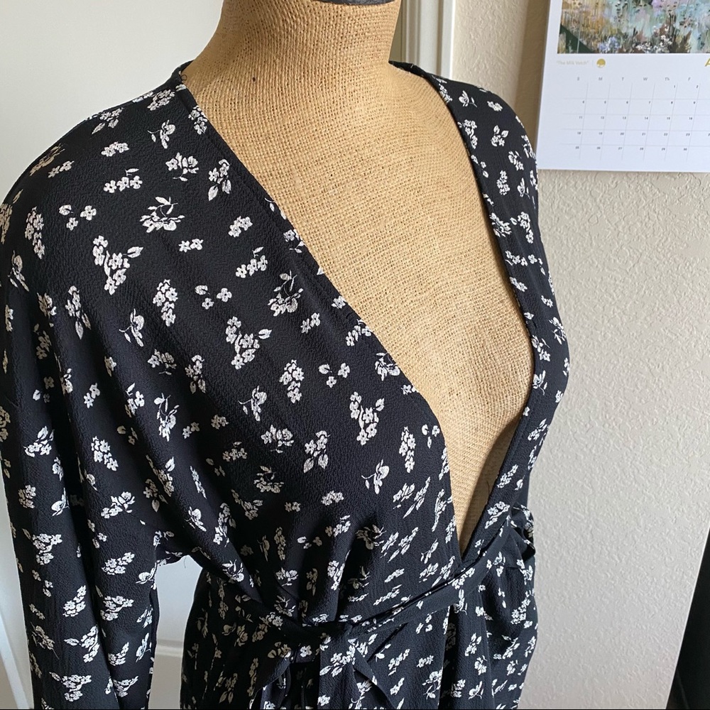 NWT Nasty Gal Kimono Wrap dress 8 - Picture 3 of 5